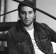 Aras din producția Infidelul, schimbare uluitoare de look! Iată cum arată Berkay Ateş, la câteva luni de la încheierea filmărilor! Fanii săi l-au recunoscut cu greu pe celebrul actor!